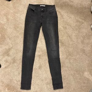 Levi’s dark grey skinny jean!